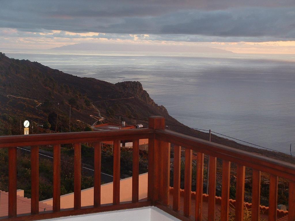 Casa Los Vinedos A Фуенкальєнте-де-ла-Пальма Екстер'єр фото
